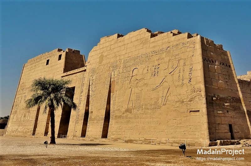 AMAZING DAY TOUR TO MADINET HABU TEMPLE & THE WORKERS TOMBS