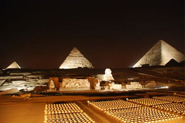 Spectacle son et lumière aux Pyramides de Gizeh