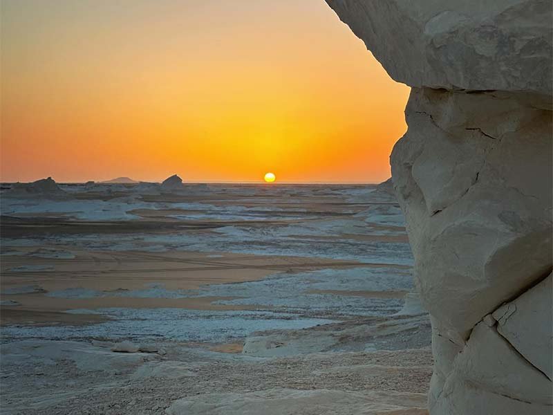 Bahariya Oasis Safari, White Desert & Black Desert 4 days 3 nights.